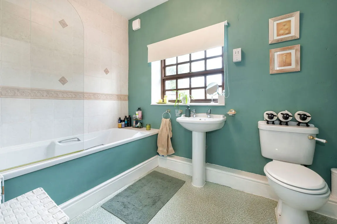 Lower Denbigh Road, St. Asaph, Denbighshire, LL17 0EP, photo 9