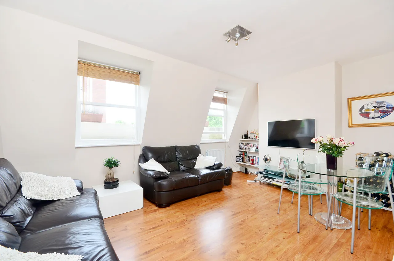 Flat G, 1 Crogsland Road, London, photo 2