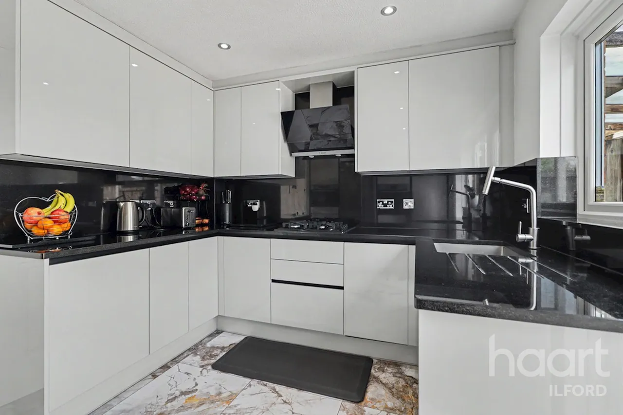 Fenman Gardens, Ilford, IG3, photo 11