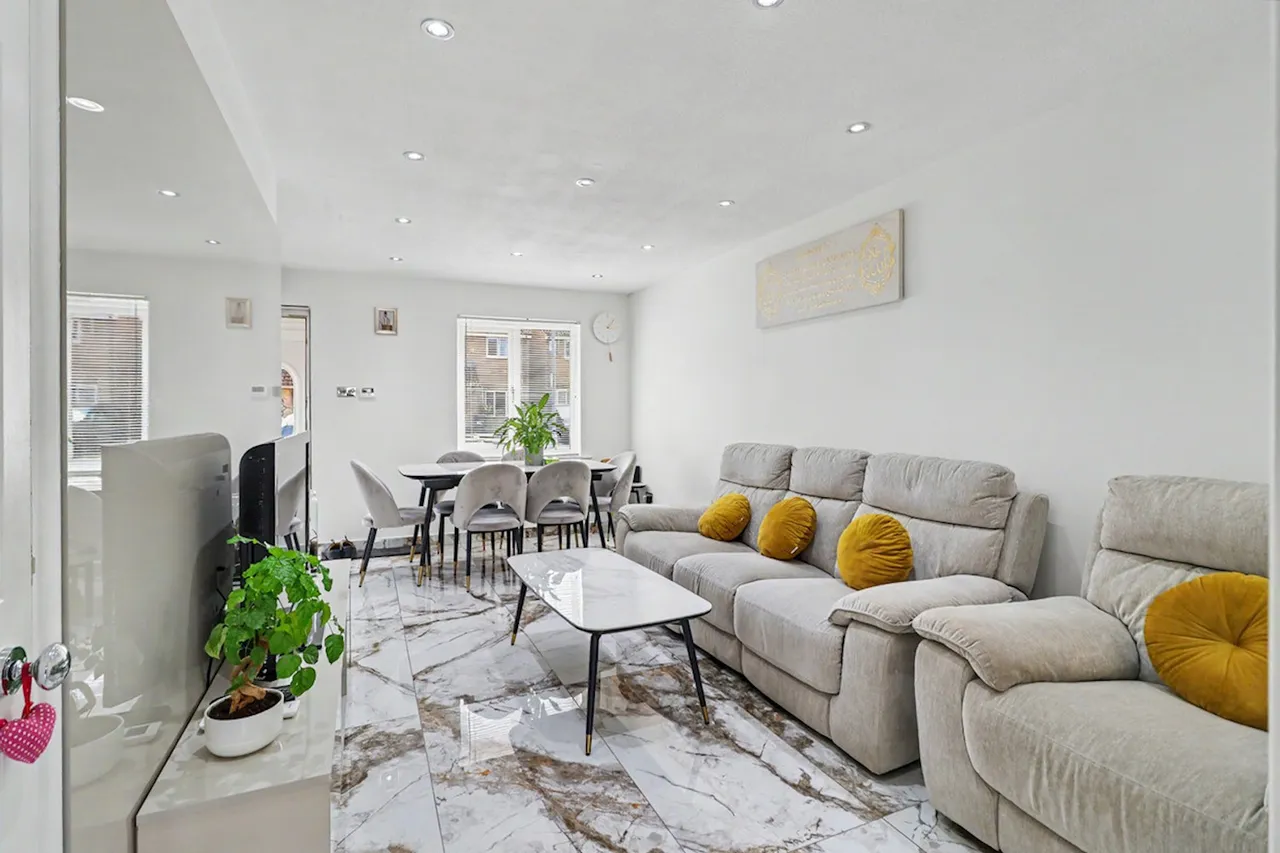 Fenman Gardens, Ilford, IG3, photo 25