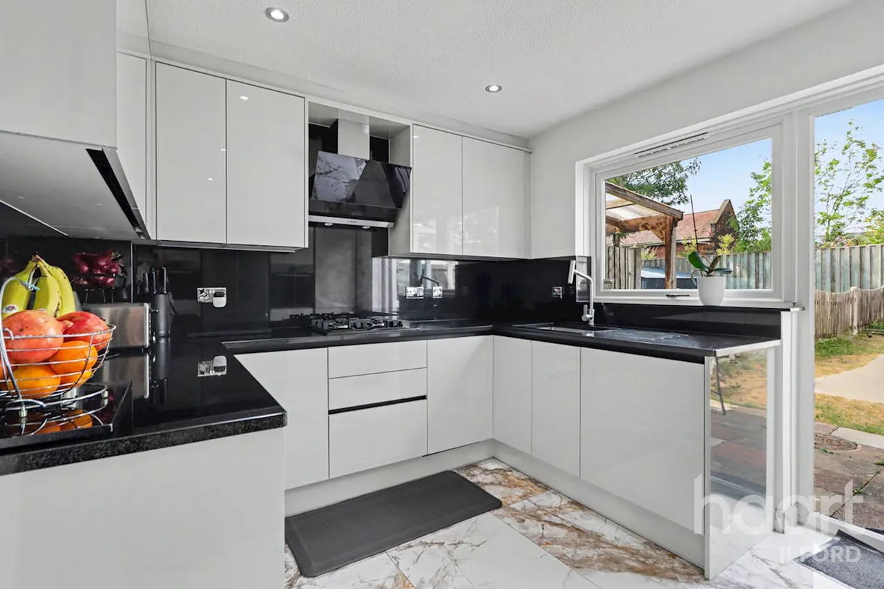 Fenman Gardens, Ilford, IG3, photo 10