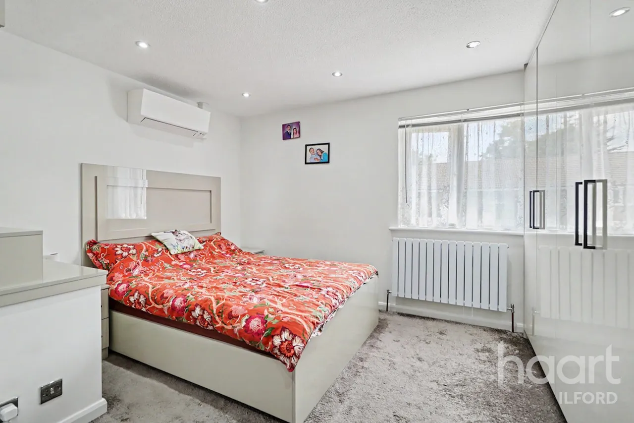 Fenman Gardens, Ilford, IG3, photo 15