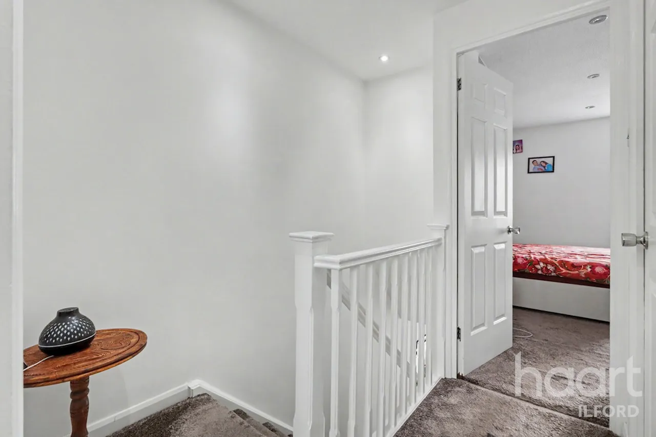 Fenman Gardens, Ilford, IG3, photo 13