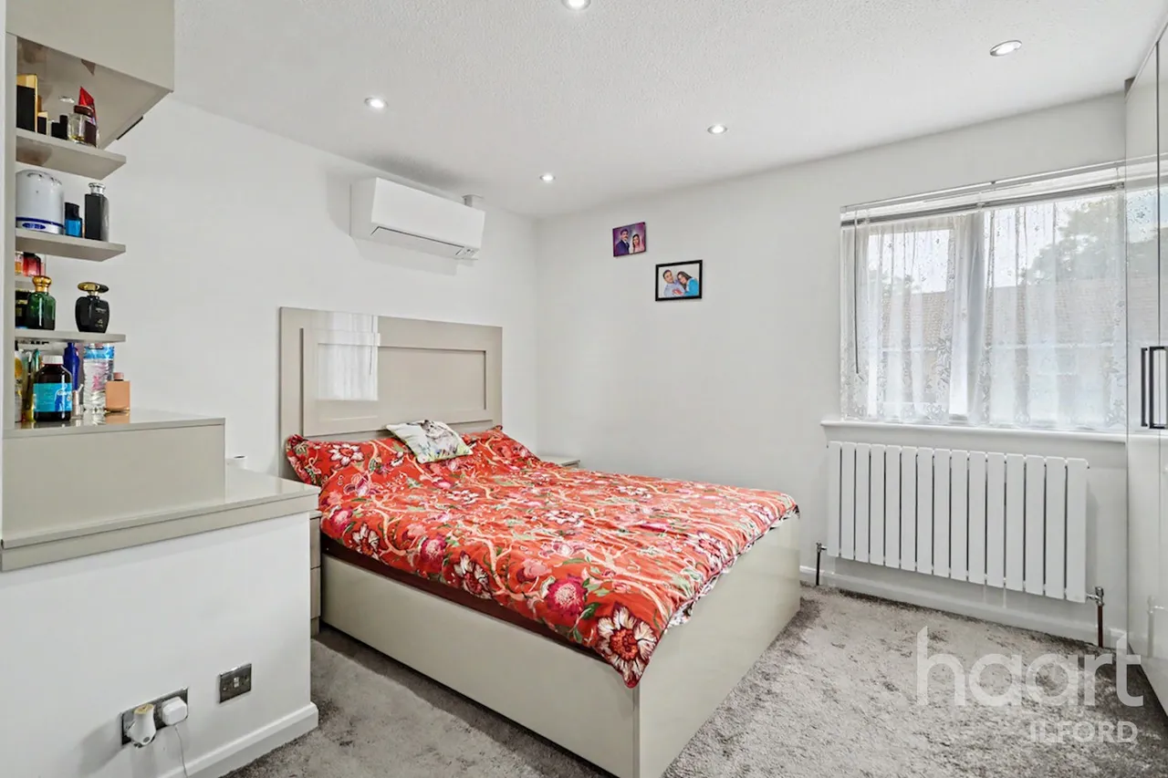 Fenman Gardens, Ilford, IG3, photo 14