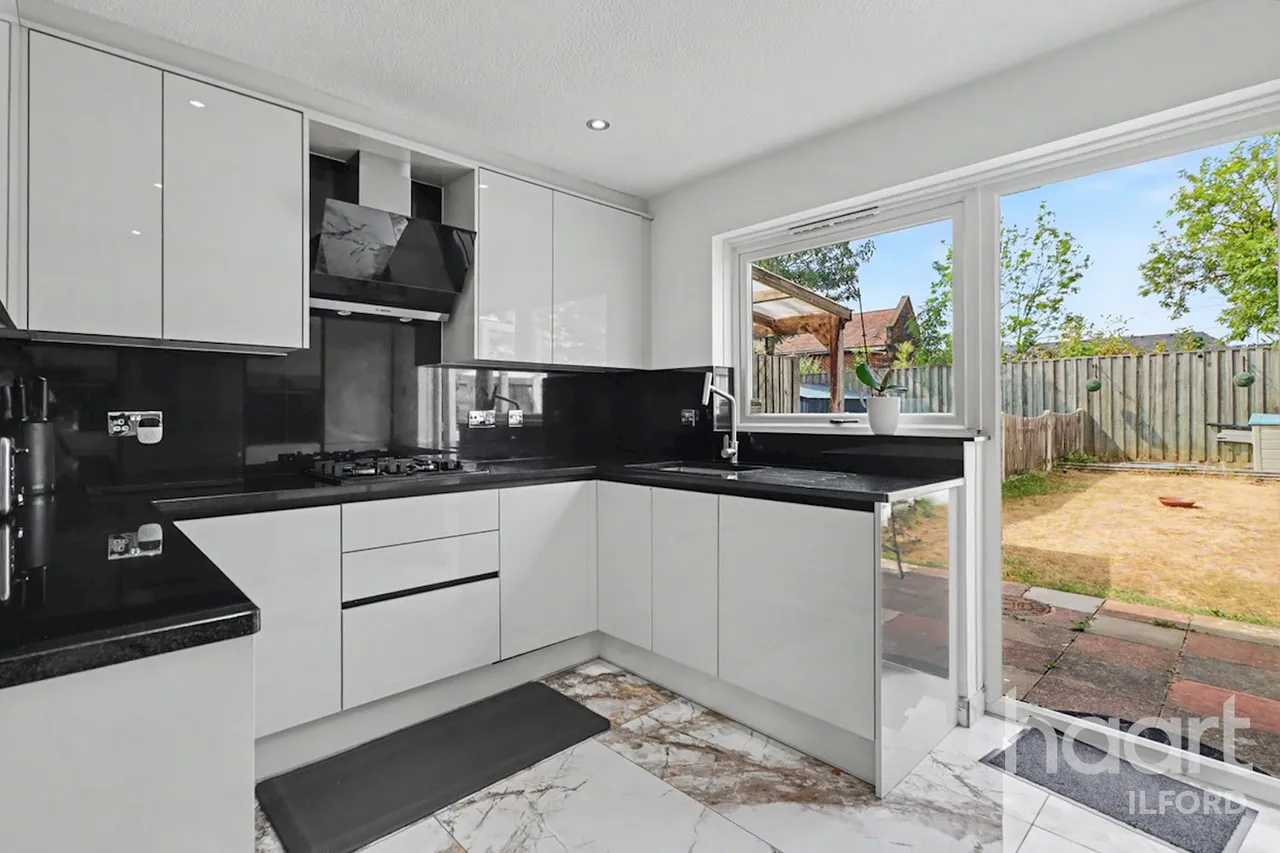 Fenman Gardens, Ilford, IG3, photo 9