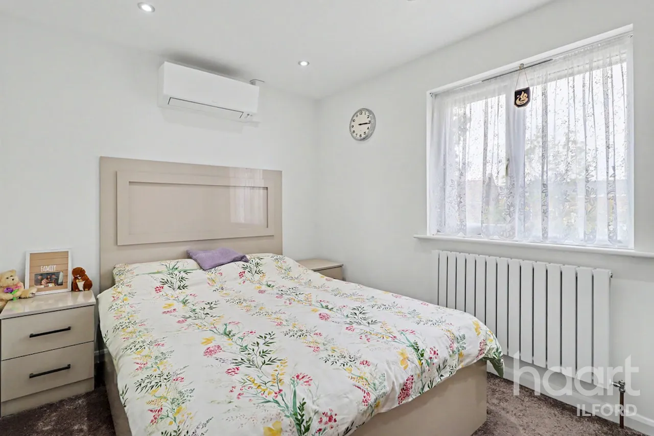 Fenman Gardens, Ilford, IG3, photo 19