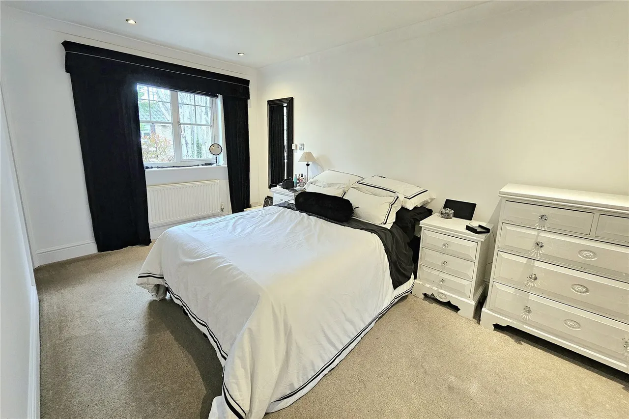 Southcote Park, Camberley, Surrey, GU15 1JP, photo 6