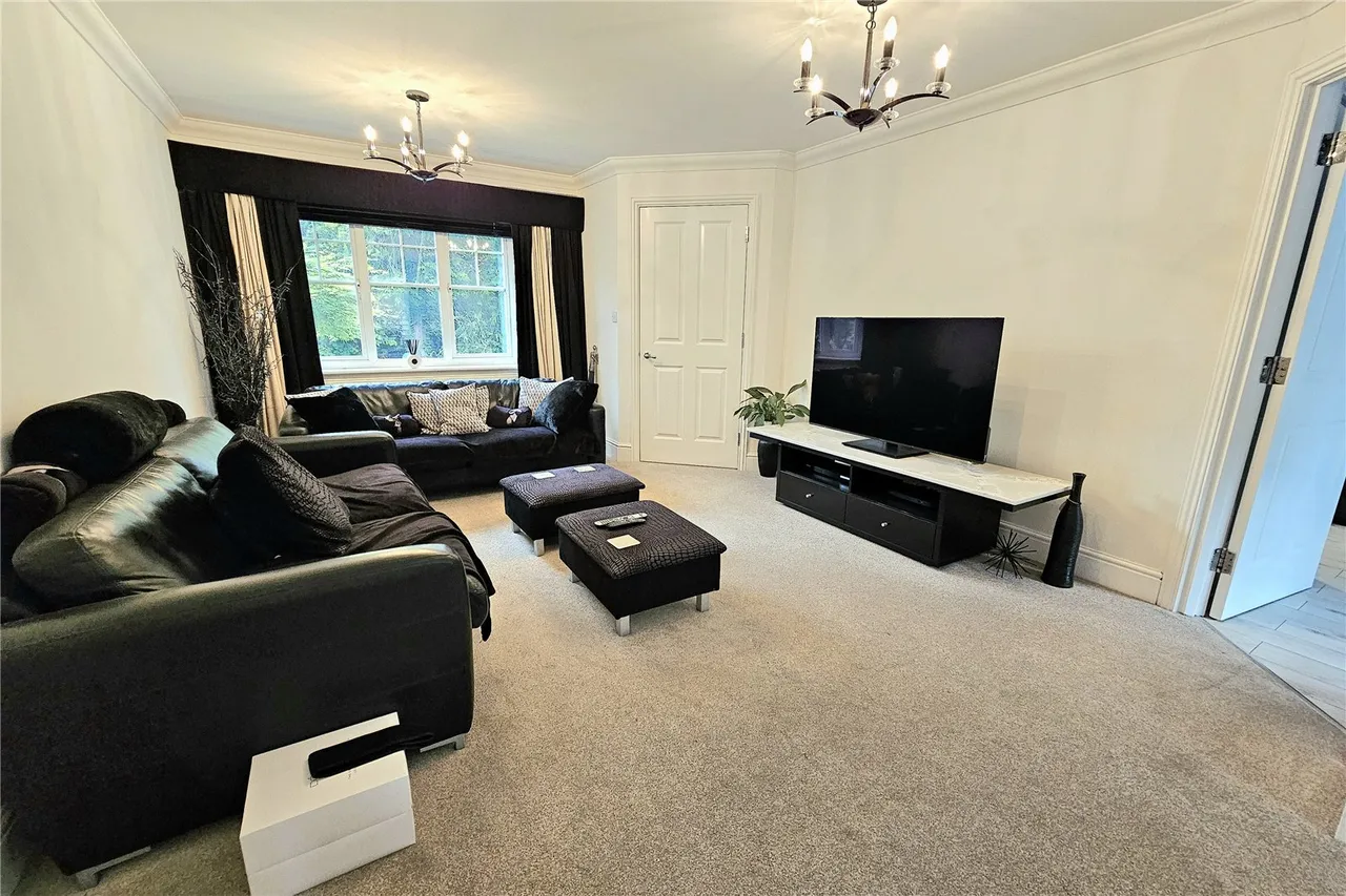 Southcote Park, Camberley, Surrey, GU15 1JP, photo 2