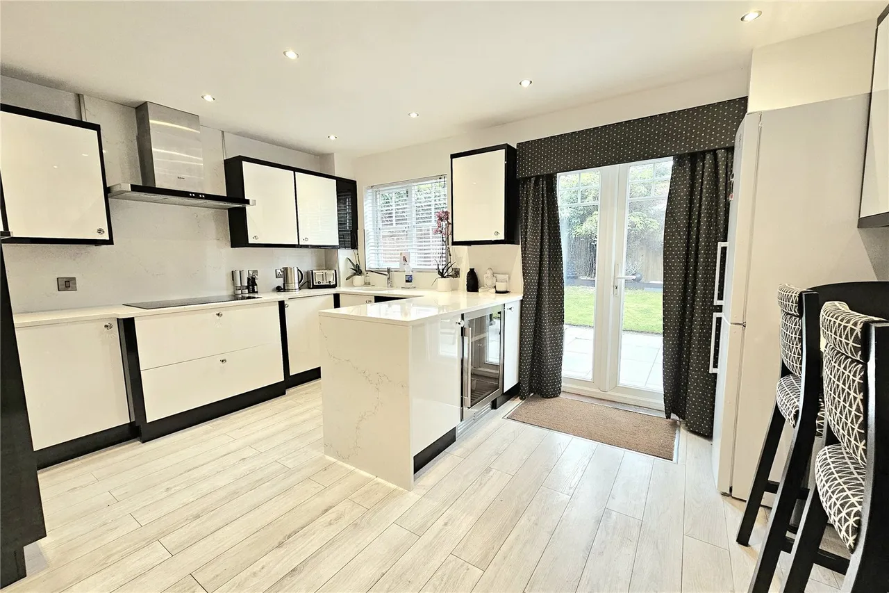 Southcote Park, Camberley, Surrey, GU15 1JP, photo 5