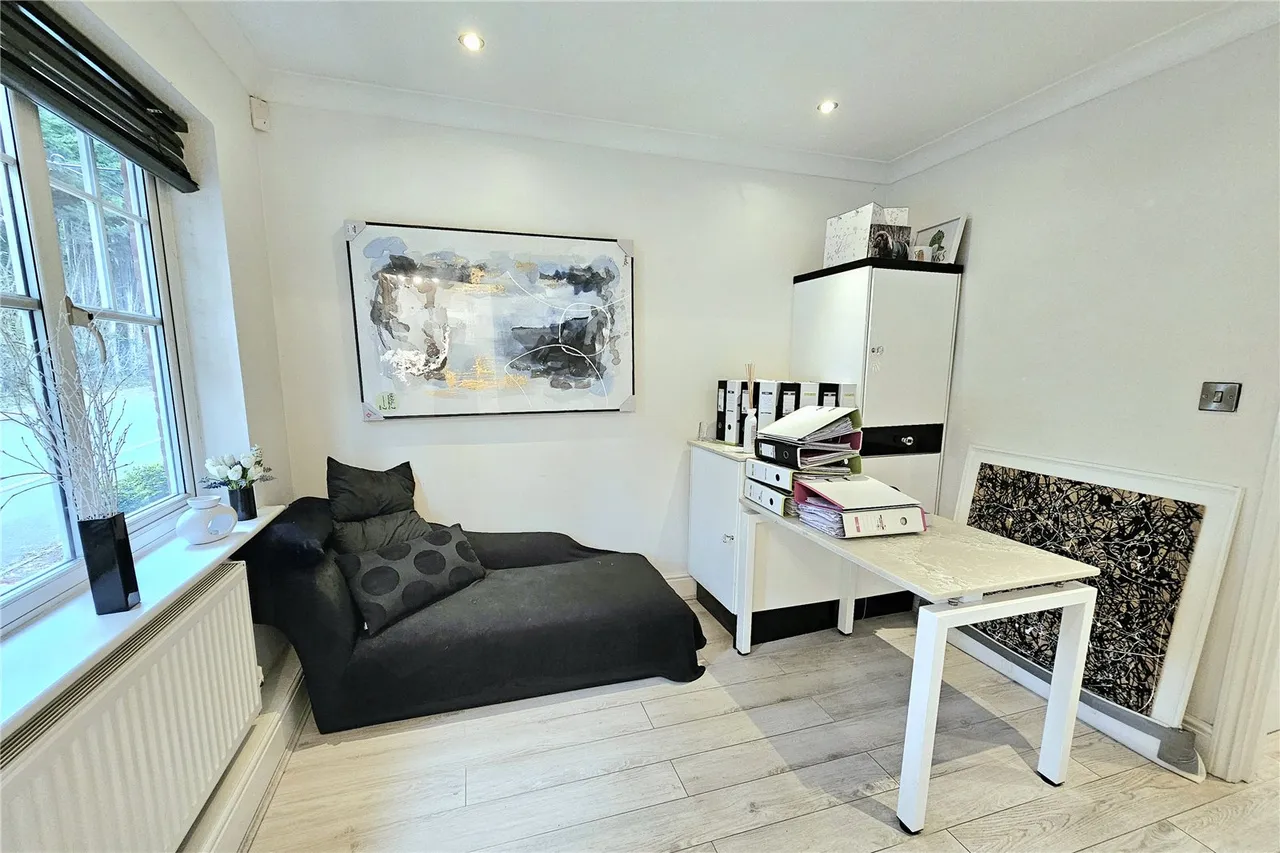 Southcote Park, Camberley, Surrey, GU15 1JP, photo 9