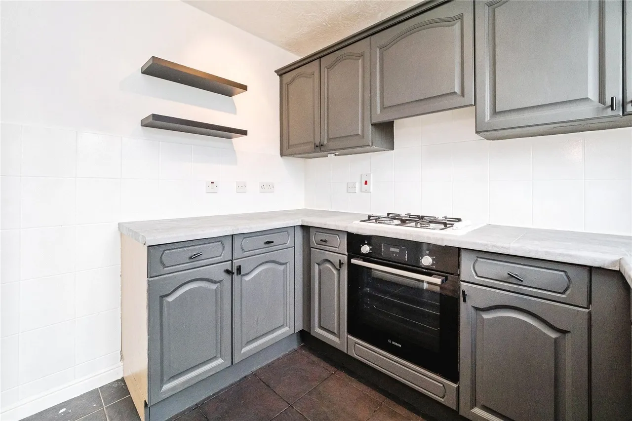 Beaufort Close, Chafford Hundred, Grays, Essex, RM16, photo 9