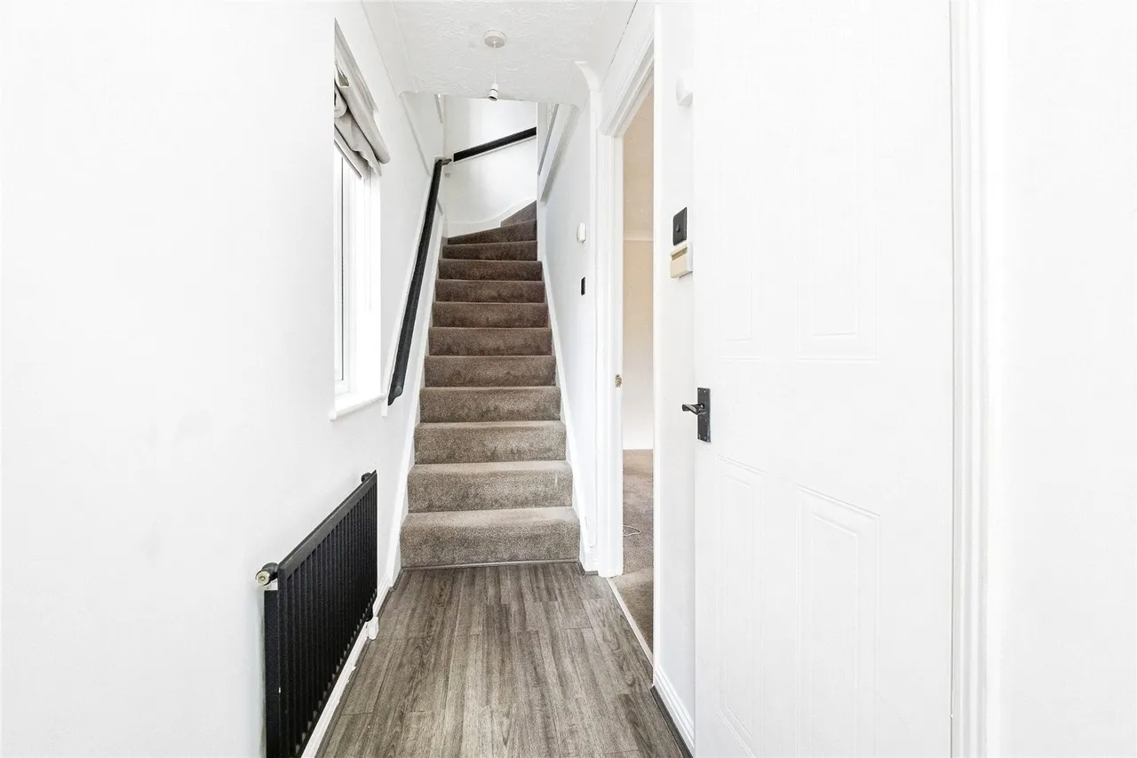 Beaufort Close, Chafford Hundred, Grays, Essex, RM16, photo 11