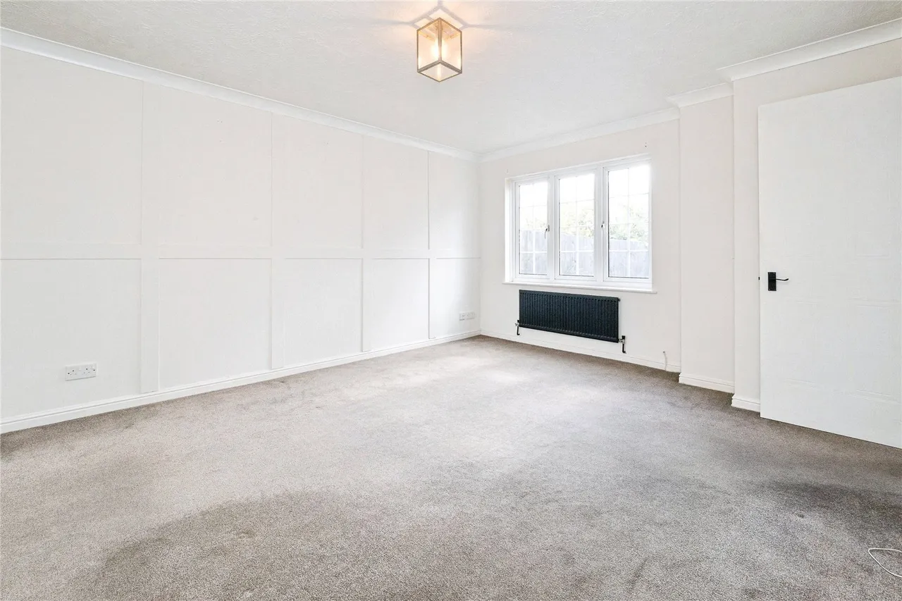 Beaufort Close, Chafford Hundred, Grays, Essex, RM16, photo 3