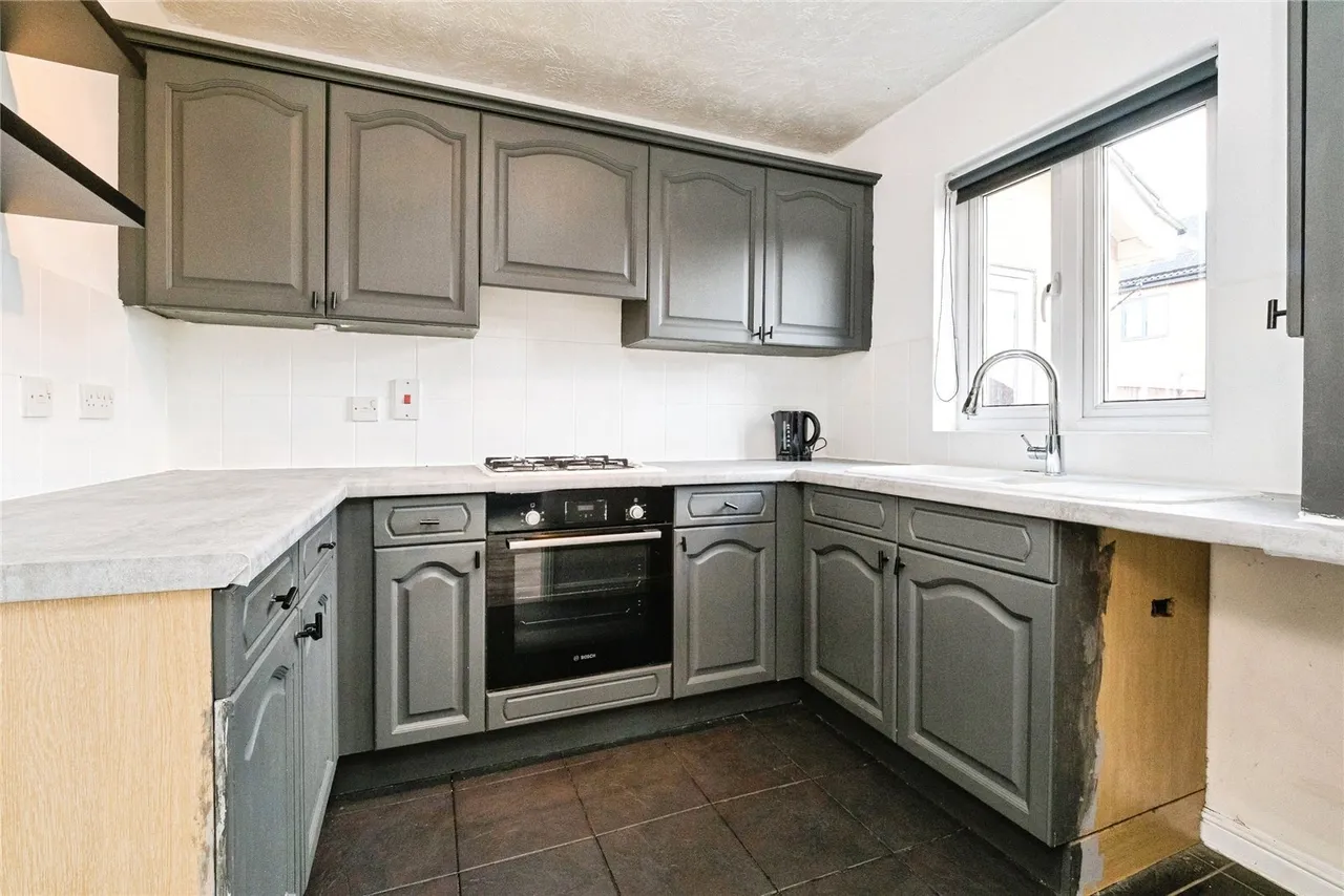 Beaufort Close, Chafford Hundred, Grays, Essex, RM16, photo 8