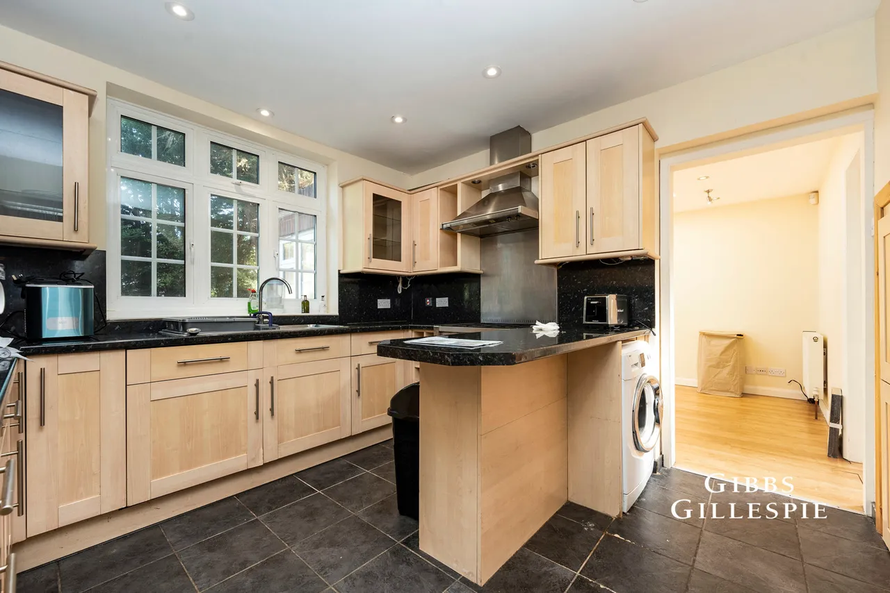 Evelyn Drive, Pinner Fees Apply, HA5, photo 6
