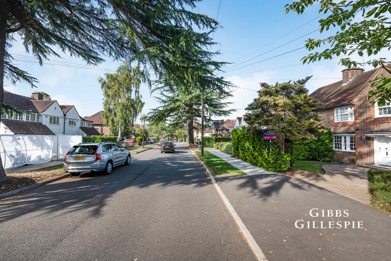 Evelyn Drive, Pinner Fees Apply, HA5, photo 15