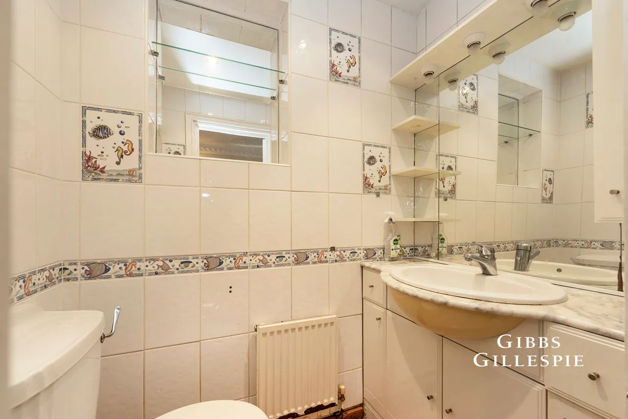 Evelyn Drive, Pinner Fees Apply, HA5, photo 11