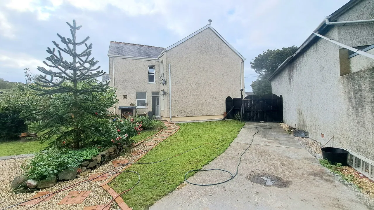 Brynlloi Road, Glanamman, SA18, photo 18