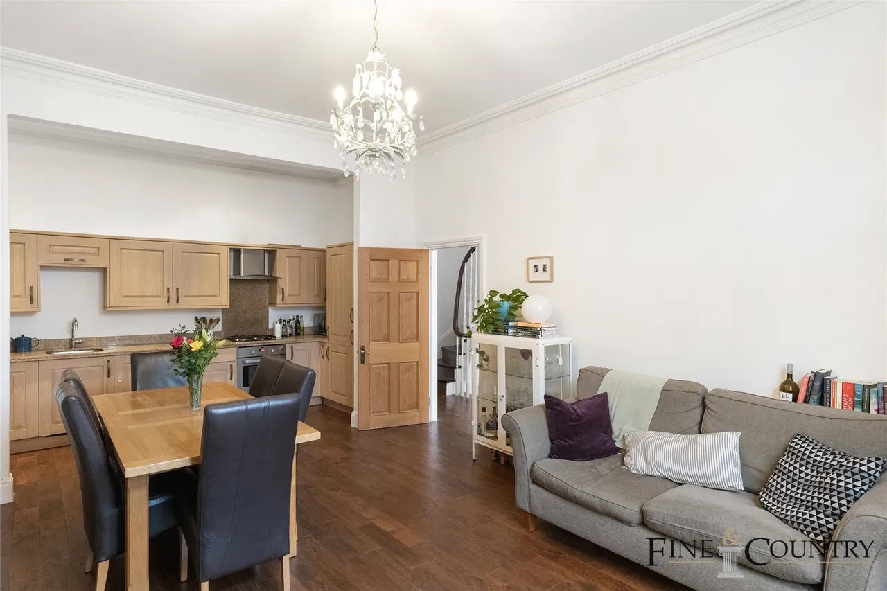 Brondesbury Villas, London, photo 3