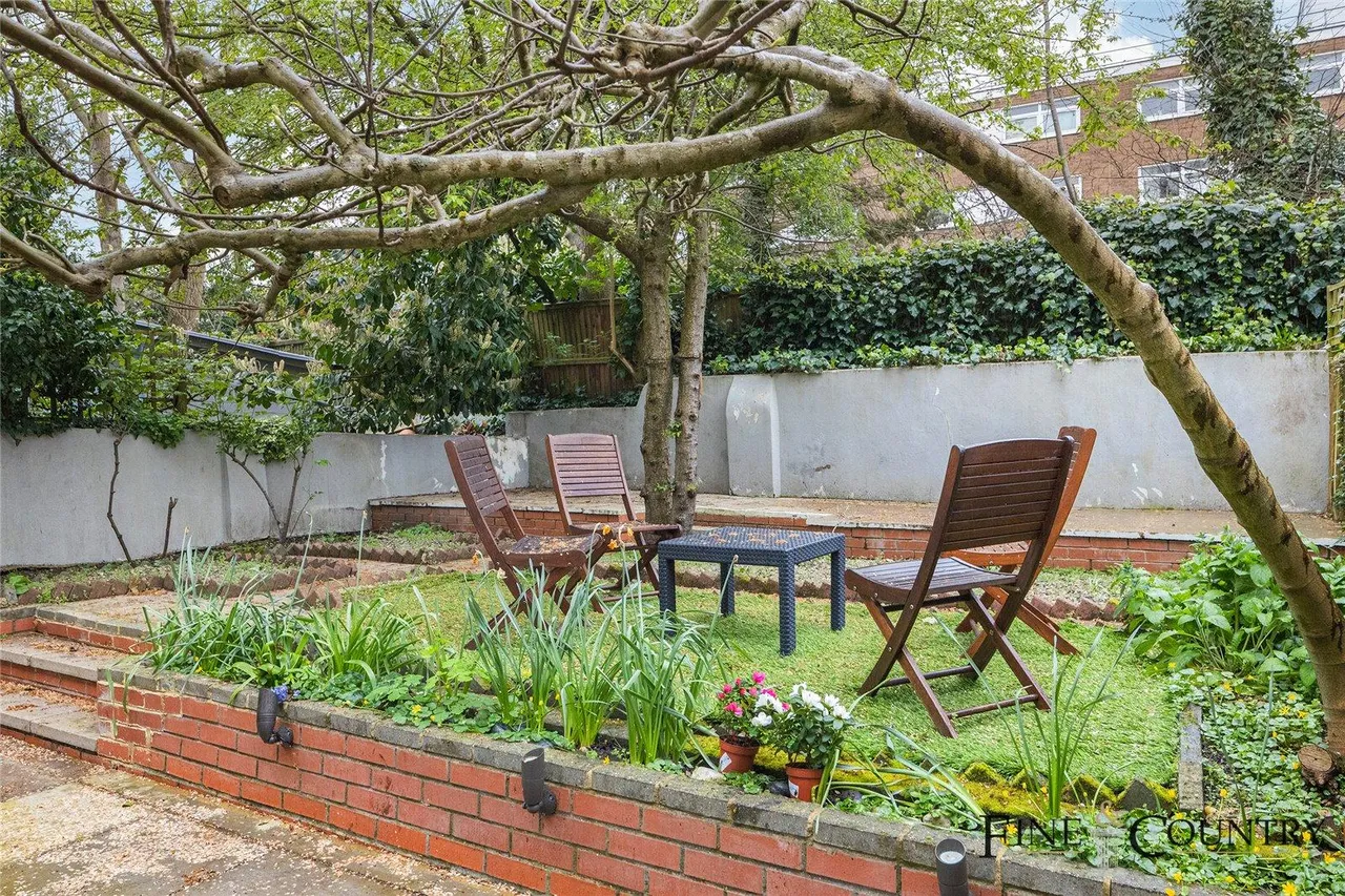 Brondesbury Villas, London, photo 16