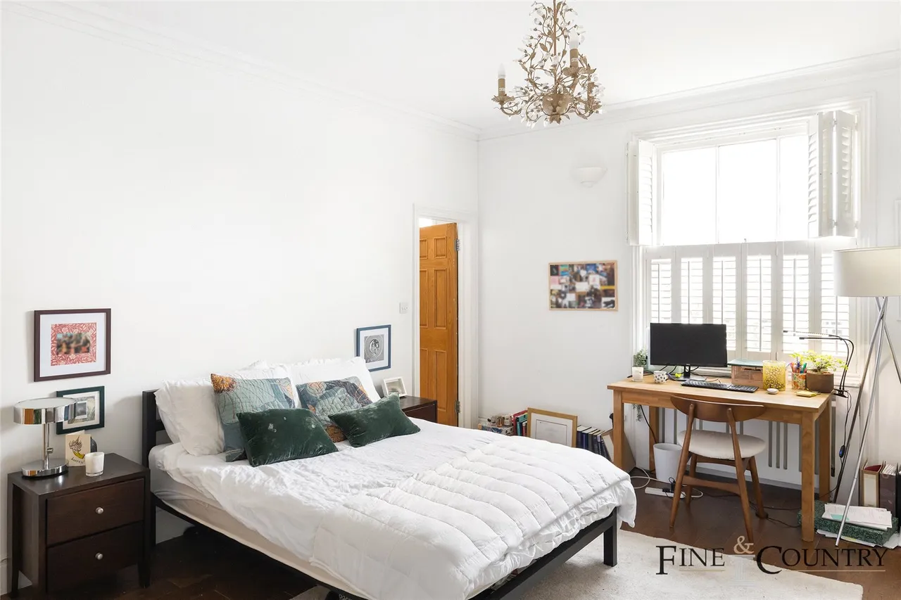 Brondesbury Villas, London, photo 9