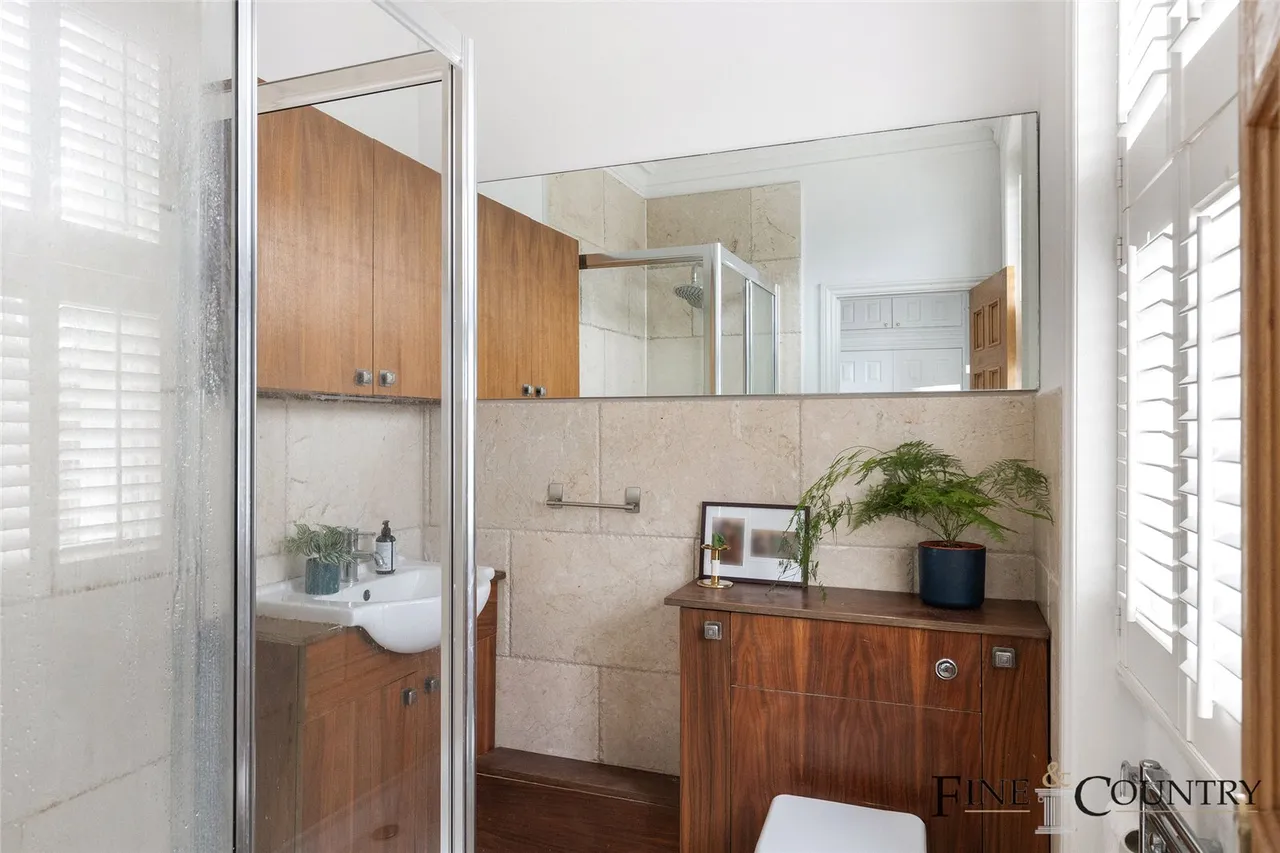 Brondesbury Villas, London, photo 10