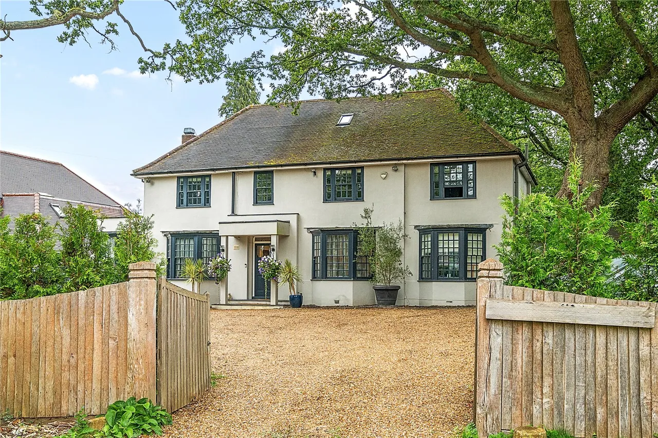 6 bed house for sale — Barnet Road, Arkley, Hertfordshire, EN5 3JD