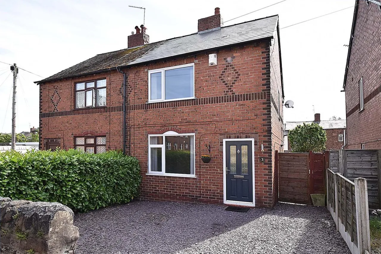 2 bed house to rent — St. Andrews Road, Macclesfield