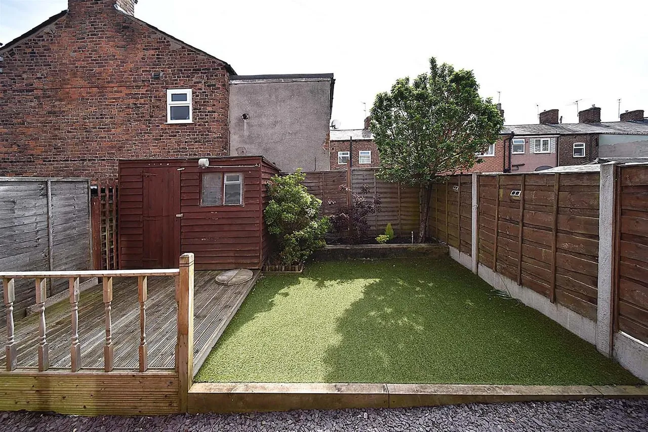 St. Andrews Road, Macclesfield, photo 10