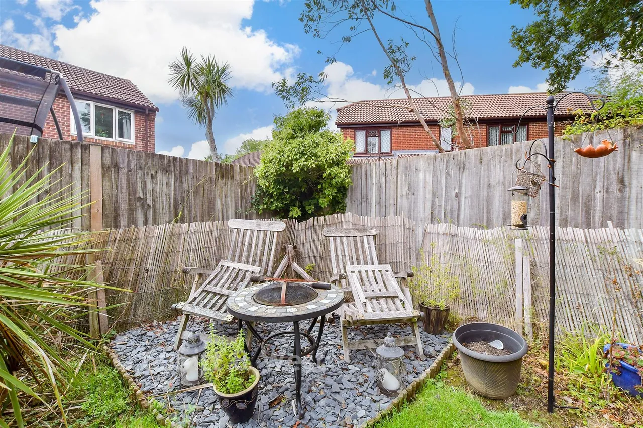 The Dene, Southwater, RH13, photo 12