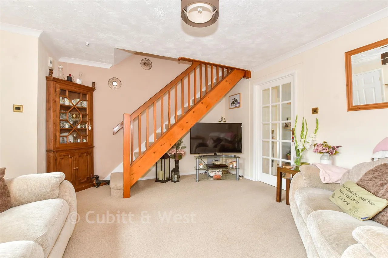 The Dene, Southwater, RH13, photo 3