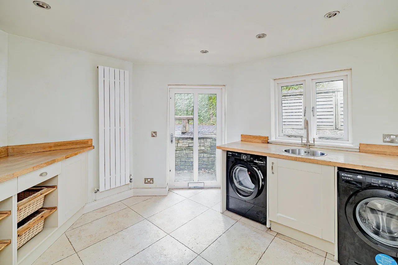 The Holk, Vicars Cross, Chester, CH3 5NE, photo 12