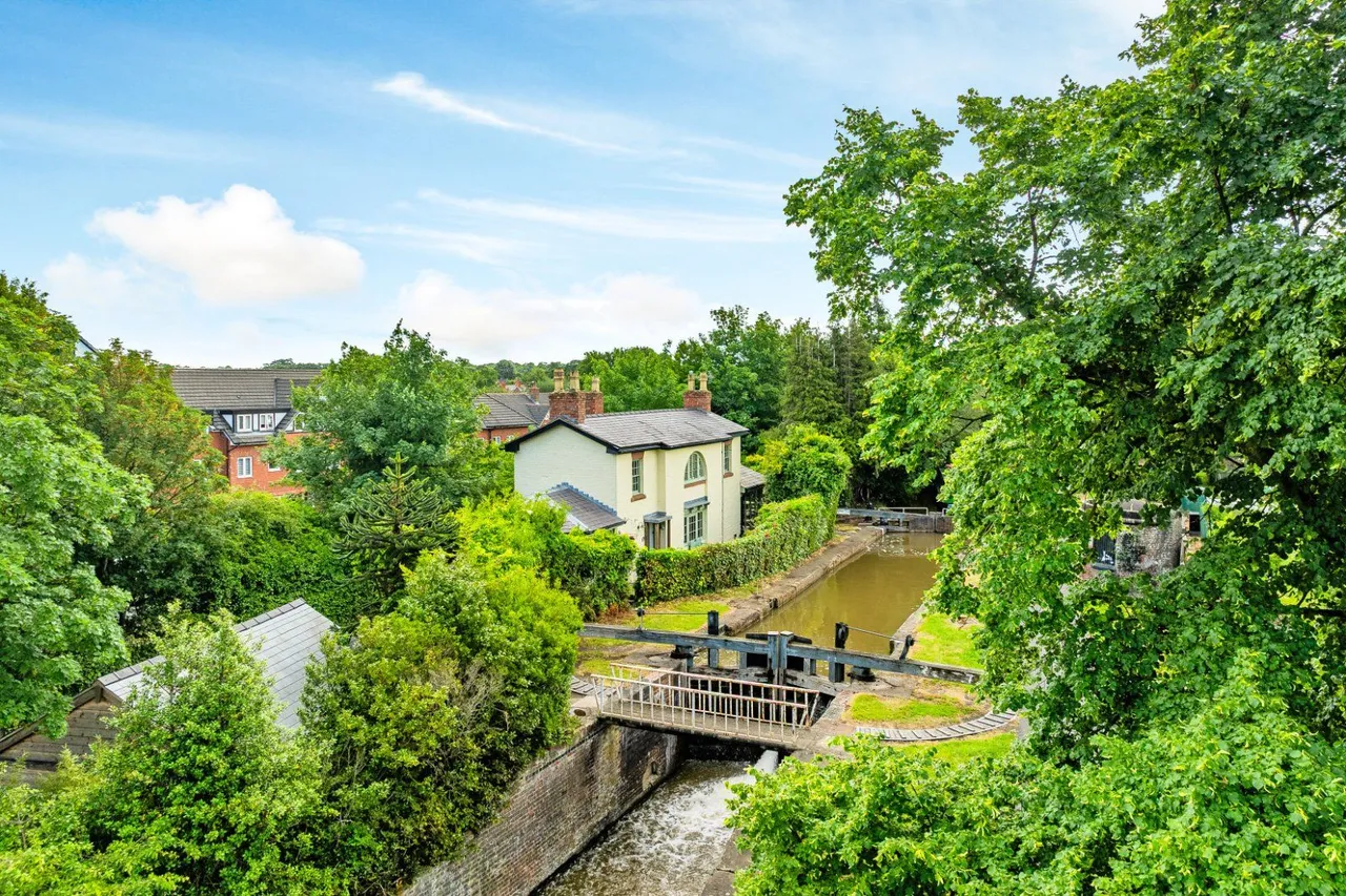 3 bed house for sale — The Holk, Vicars Cross, Chester, CH3 5NE