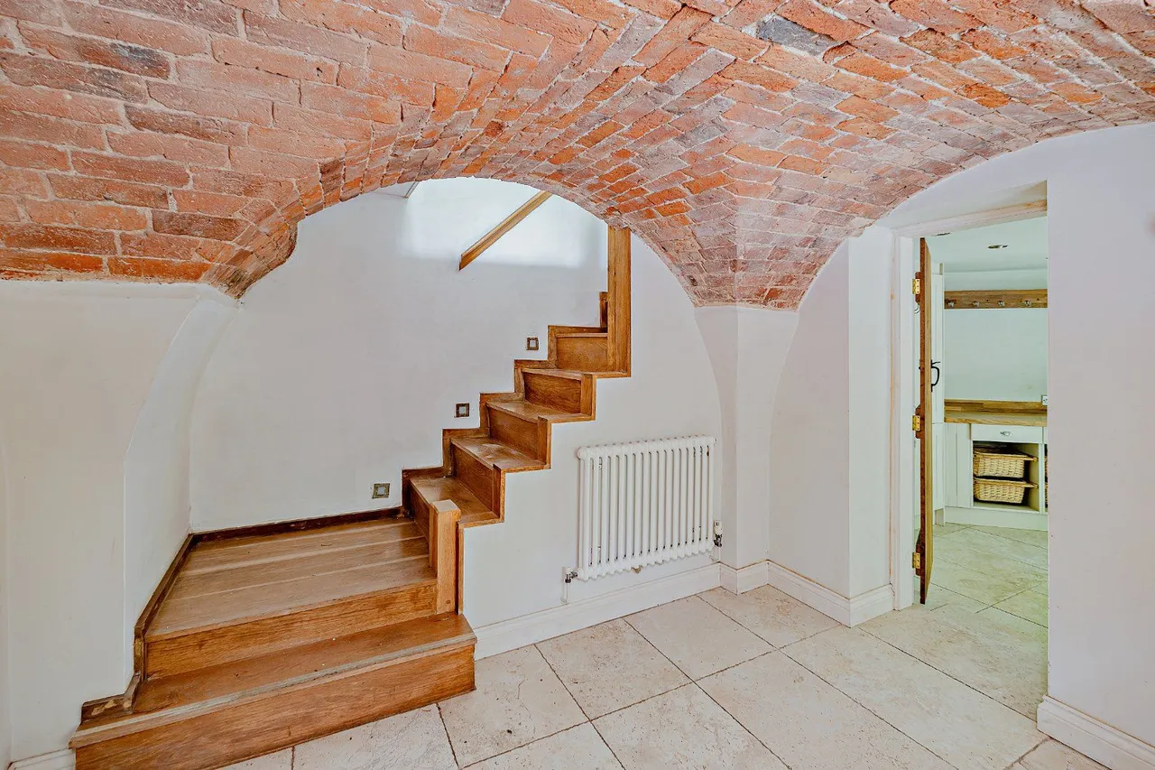 The Holk, Vicars Cross, Chester, CH3 5NE, photo 9