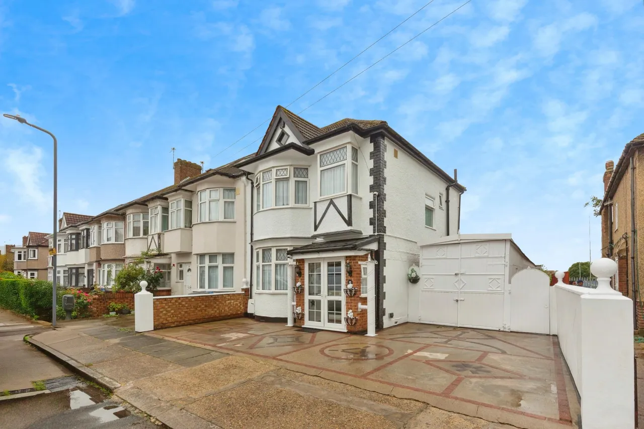 Priory Close, Wembley, HA0, photo 9