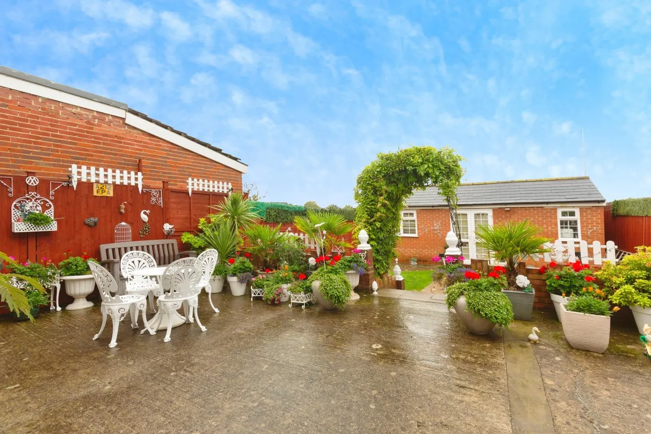 Priory Close, Wembley, HA0, photo 5