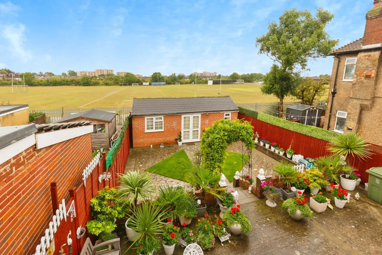 Priory Close, Wembley, HA0, photo 3