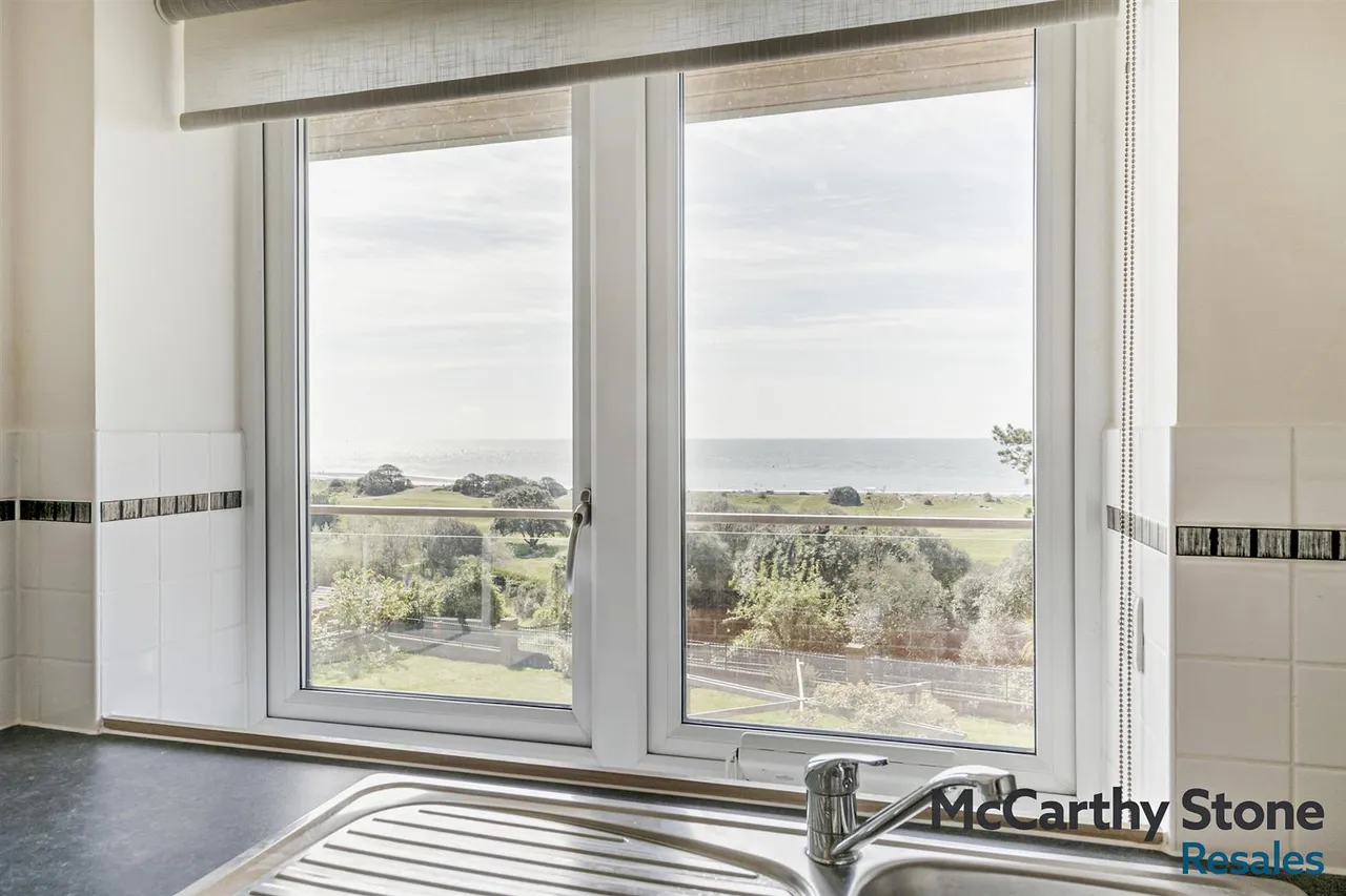 Douglas Avenue, Exmouth, EX8, photo 8