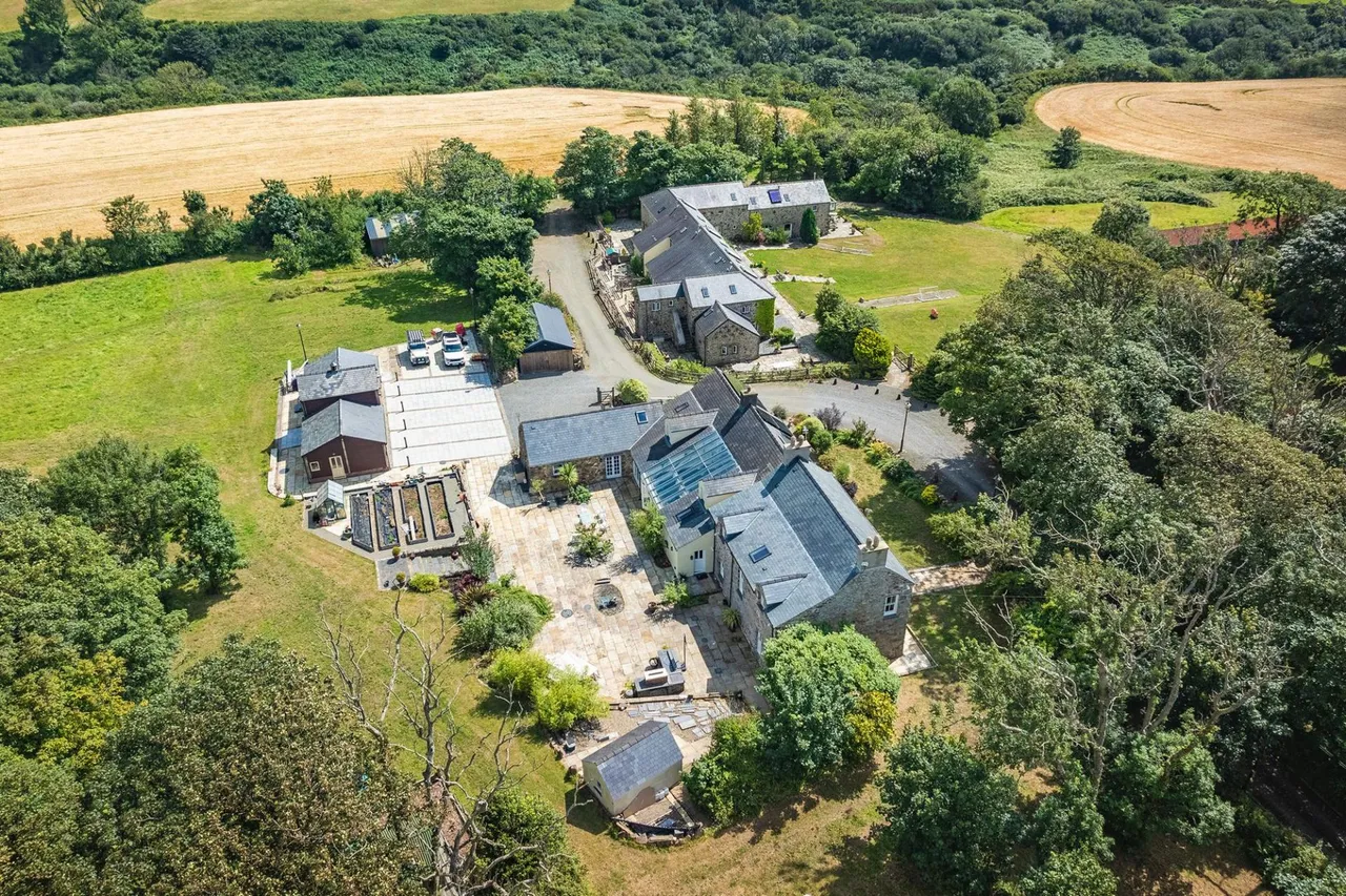 Pen Y Cwm, Haverfordwest, SA62, photo 2