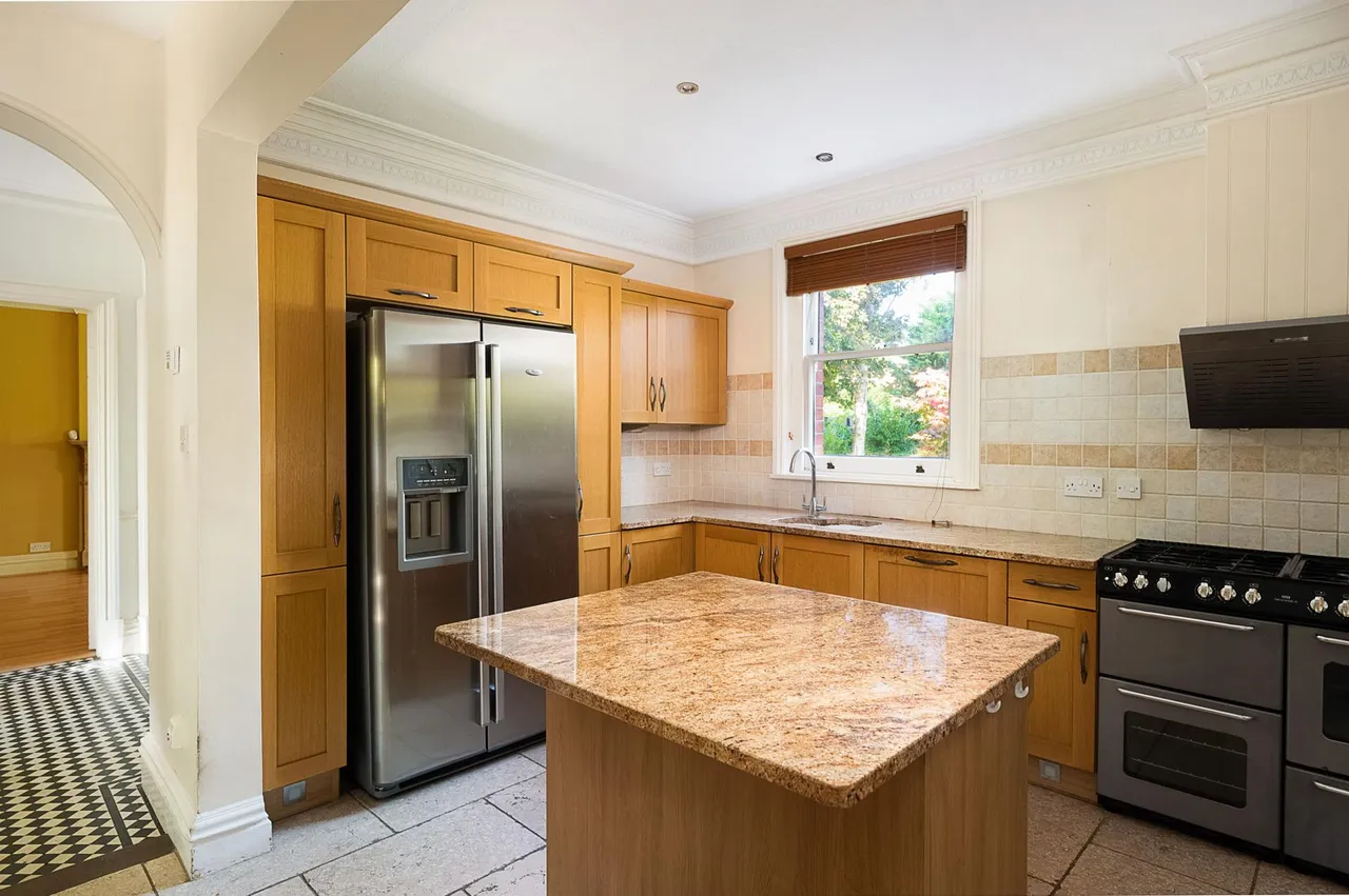Donnington Square, Newbury, RG14, photo 7
