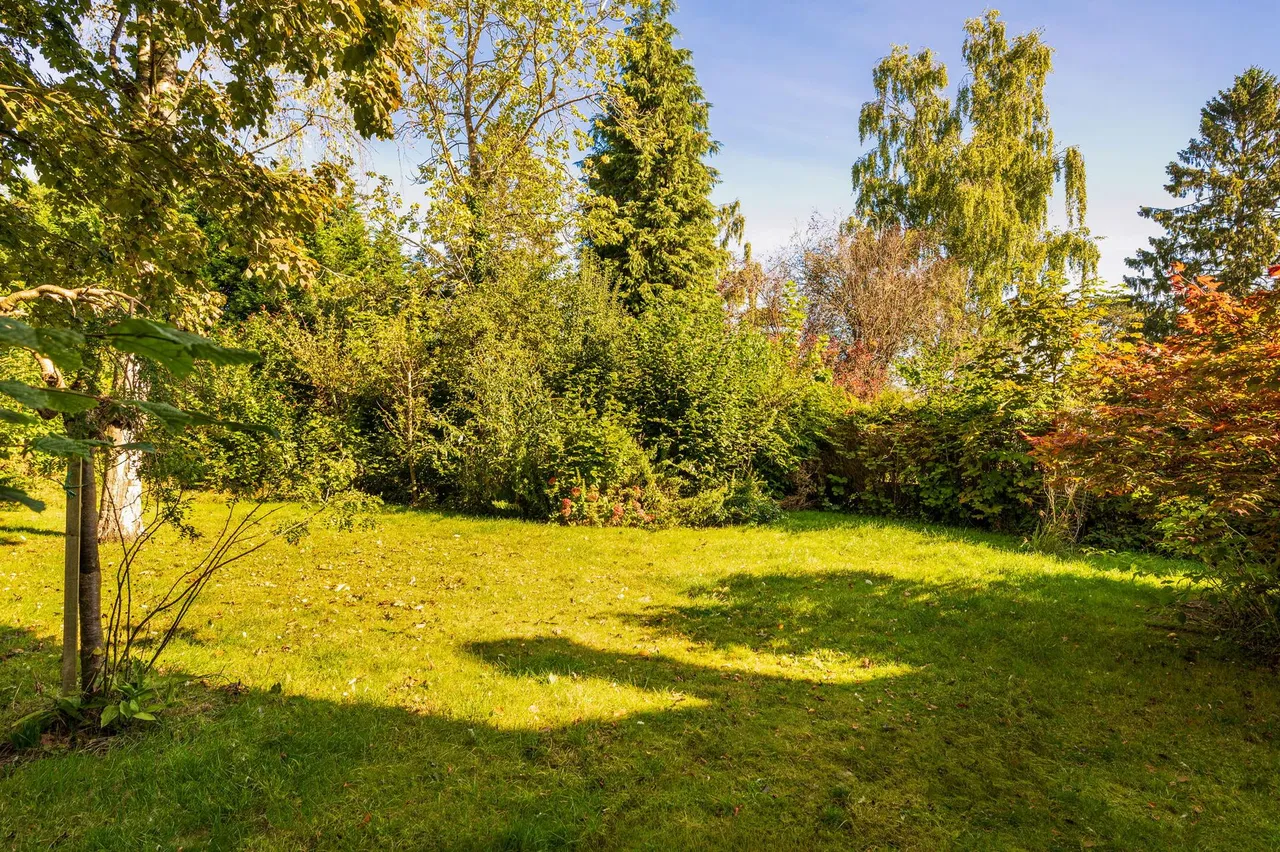 Donnington Square, Newbury, RG14, photo 2