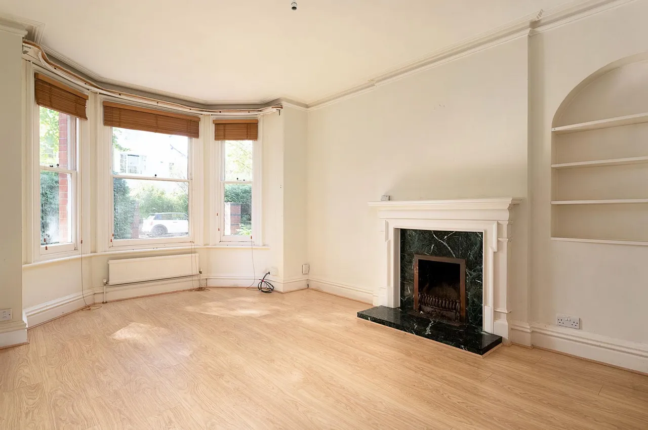 Donnington Square, Newbury, RG14, photo 3