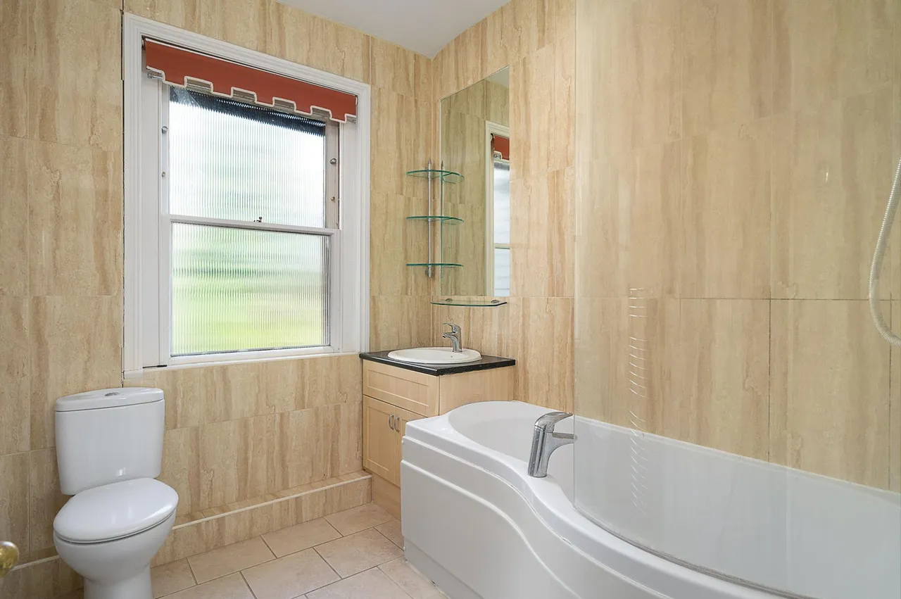 Donnington Square, Newbury, RG14, photo 11