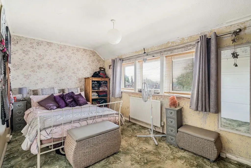 Newton Road, Bletchley, Milton Keynes, Buckinghamshire, MK3 5DH, photo 6