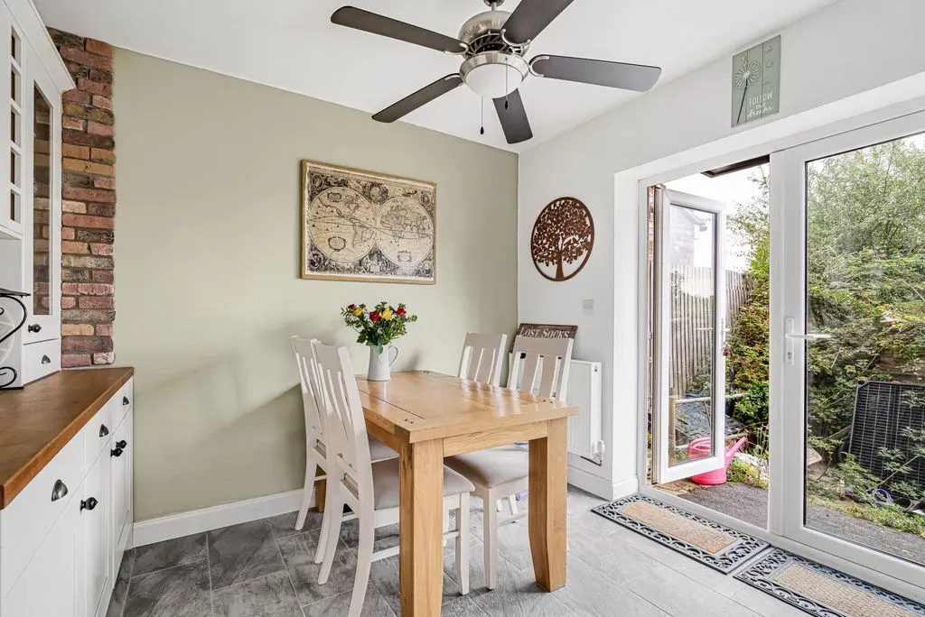 Newton Road, Bletchley, Milton Keynes, Buckinghamshire, MK3 5DH, photo 4