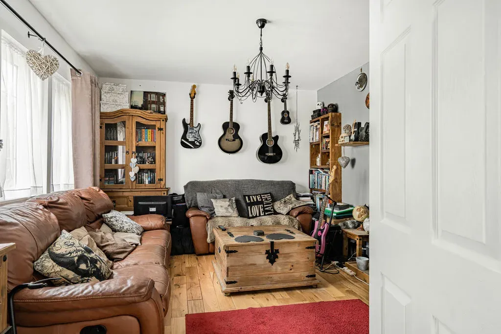 Newton Road, Bletchley, Milton Keynes, Buckinghamshire, MK3 5DH, photo 10