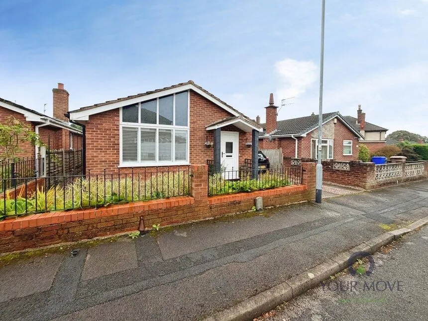 3 bed house for sale, Chelmorton Drive, Stoke-on-Trent, ST3