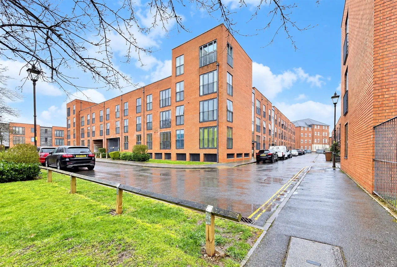 1 bed flat to rent, Ascote Lane, Dickens Heath, B90