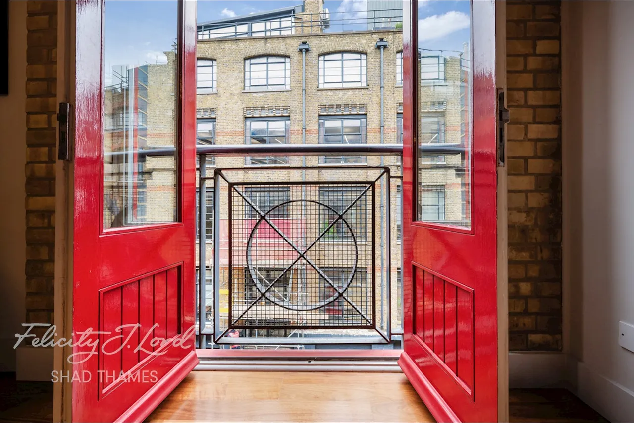 Shand Street, SE1, photo 3