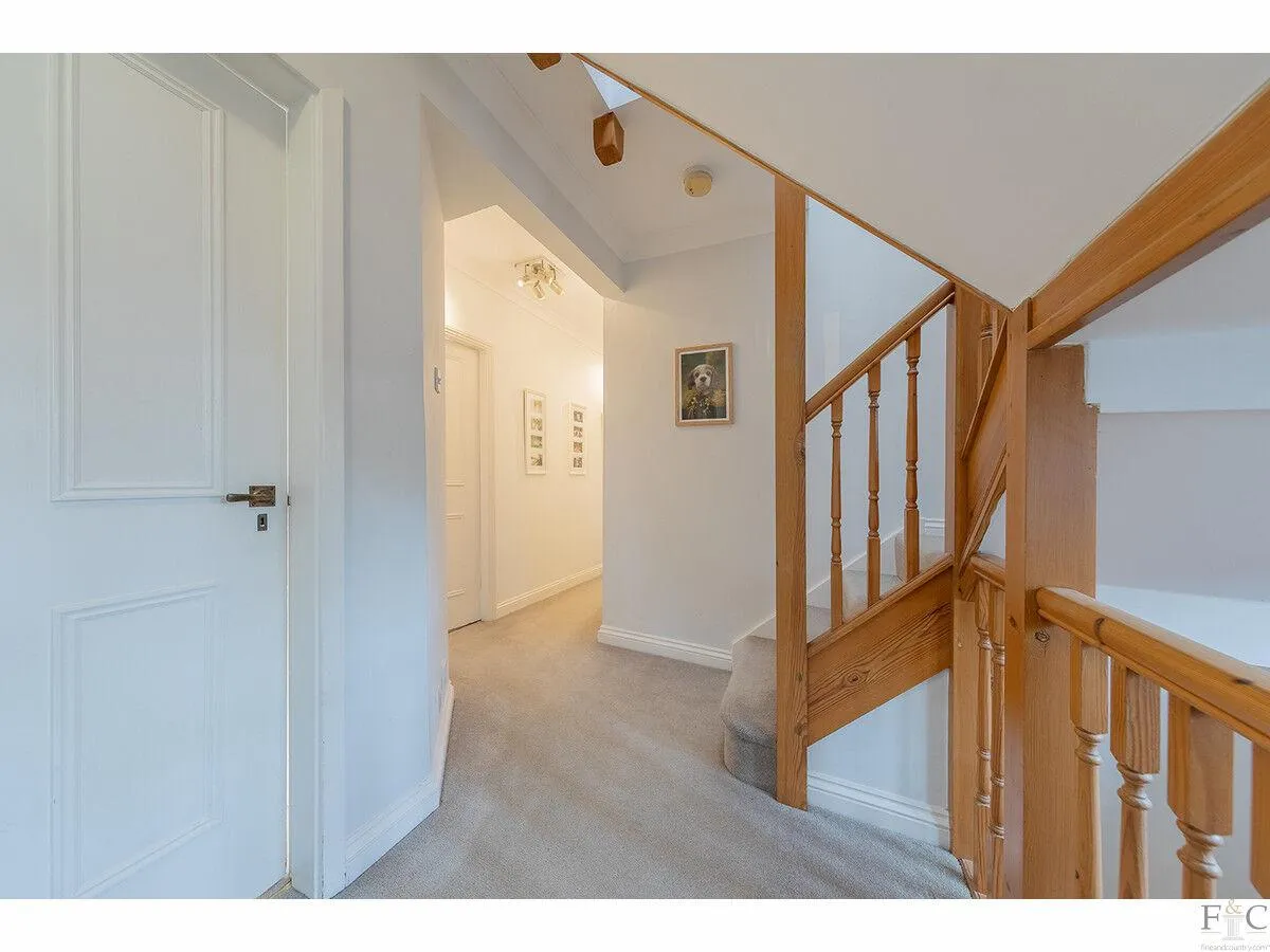 Stoughton Road, Oadby, LE2, photo 34